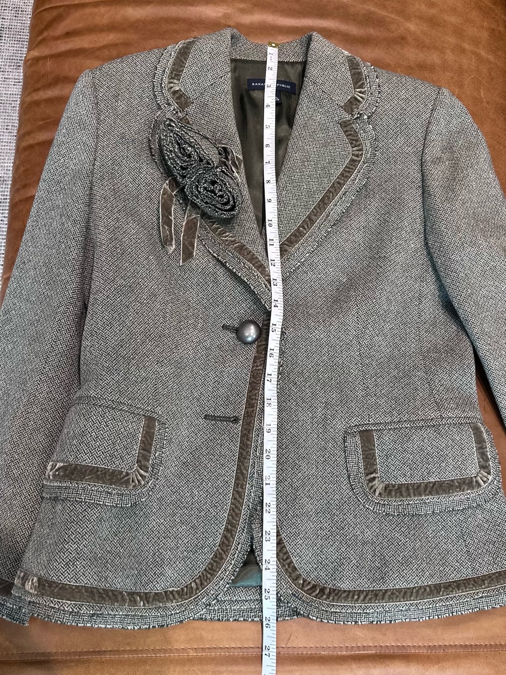 Banana Republic Gray Tweed Velvet-Trim Blazer - Picture 10 of 11